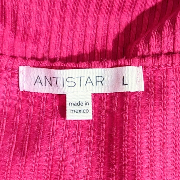 💗Super Cute Antistar Pink Ribbed Short Sleeve Top w/ Flutter Sleeves - Picture 6 of 8